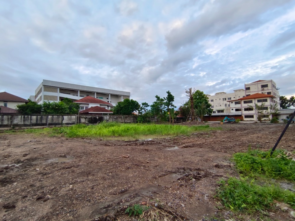 Land for rent, 2 rai, Soi Khlong Sam 6-7, Khu Khot Public Works, Khlong Luang, filled, suitable for doing business, near Toyota Friendship Center, good location, Khlong Sam Land for rent, 2 rai, Soi Khlong Sam 6-7, Khu Khot Public Works, Khlong Luang, filled, suitable for doing business, near Toyota Friendship Center, good location, Khlong Sam
