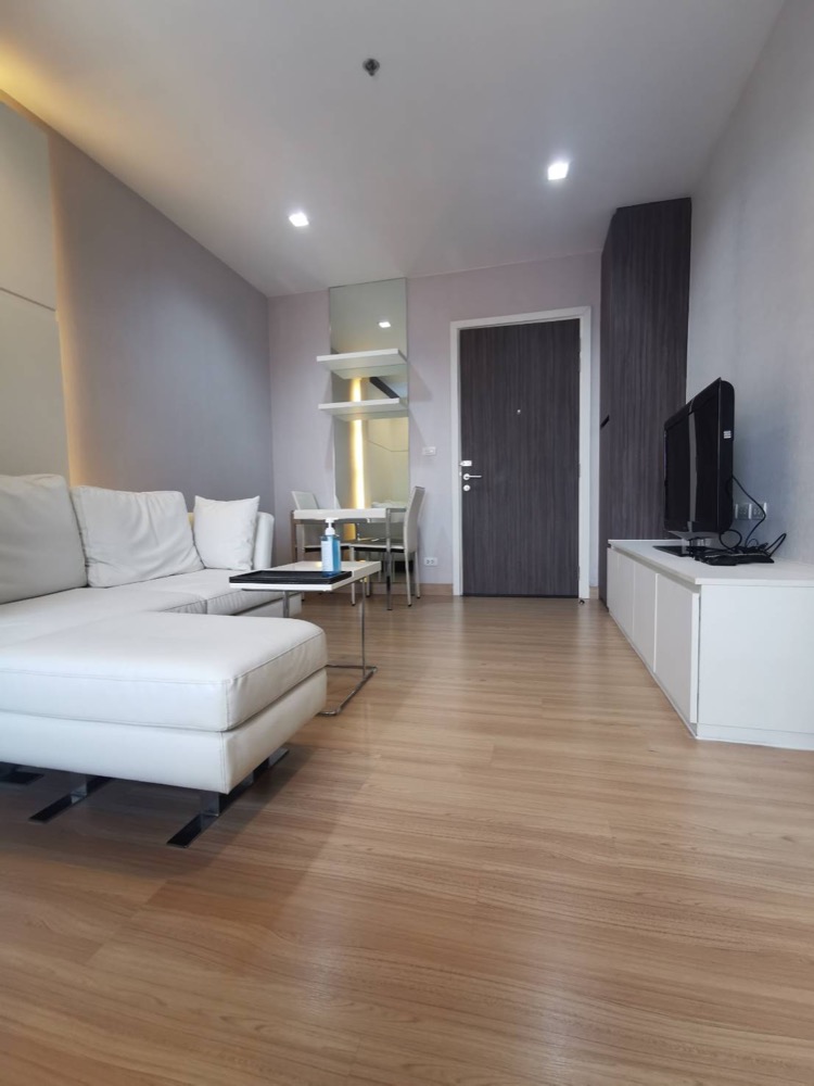 for renr Urbano absolute 1 bed super deal !! ❤️