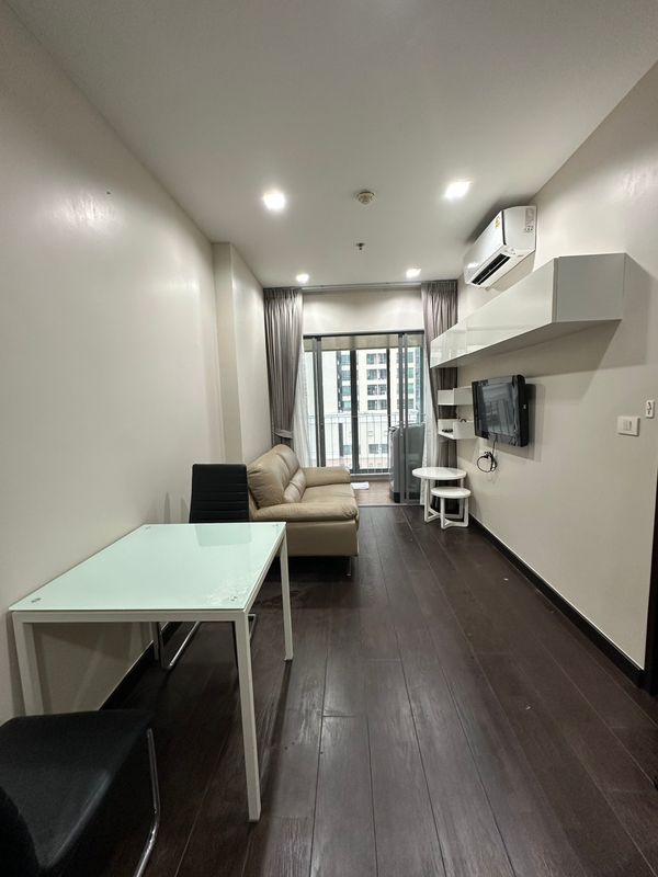 for rent ideo Q phayathai 1 bed special deal!!