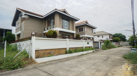 ขาย บ้านเดี่ยว 2 ชั้น ติดถนนพุทธมณฑล สาย 1 หมู่บ้านมหาดไทย 1 ขนาด 101 ตรว 4 นอน 5 น้ำ ขาย บ้านเดี่ยว 2 ชั้น ติดถนนพุทธมณฑล สาย 1 หมู่บ้านมหาดไทย 1 ขนาด 101 ตรว 4 นอน 5 น้ำ