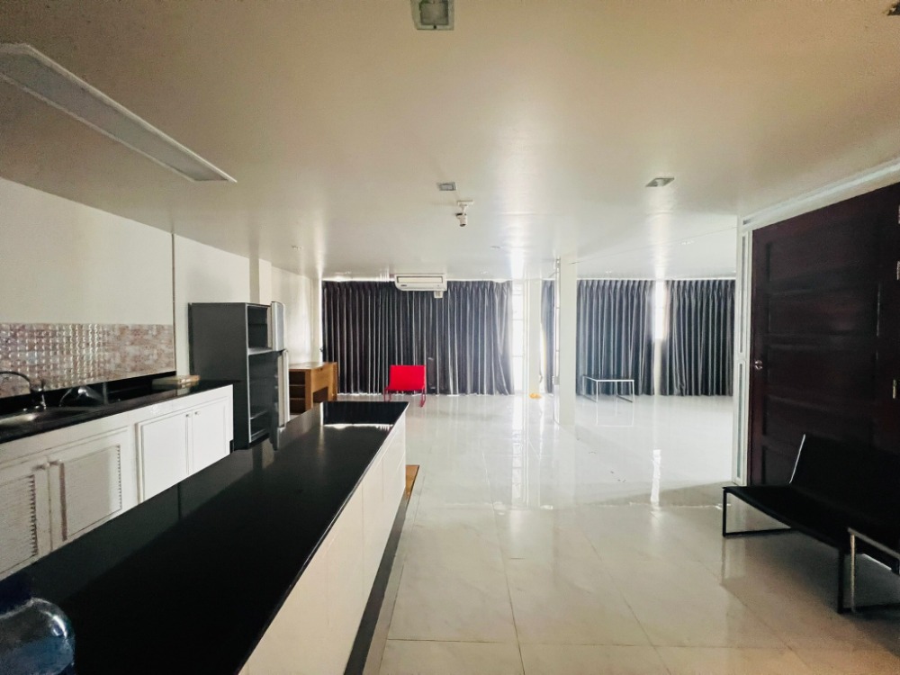 Office for rent/sale อาคารสำนักงานใกล้  MRT.ศุนย์วัฒนธรรม รัชดาภิเษก  ซอย 7 The street เข้าออกได้หลายทาง ใกล้ทางด่วน อาคาร 4 ชั้น พร้อมลิฟท์ ที่จอดรถ 7 คัน – รูปที่ 3