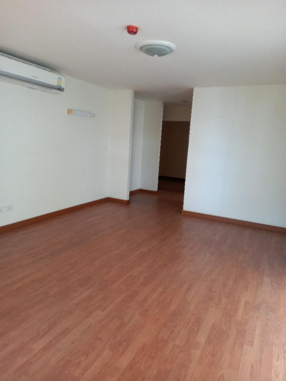 () Studio condo for sale Very new condition (never lived in), corner room, good view, wooden floor. – รูปที่ 3