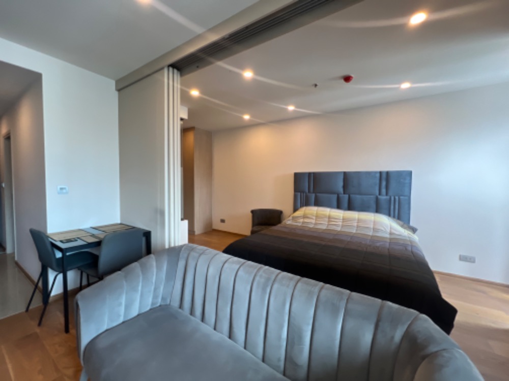For rent Q chidlom 1 bed special deal !! nice room 💟