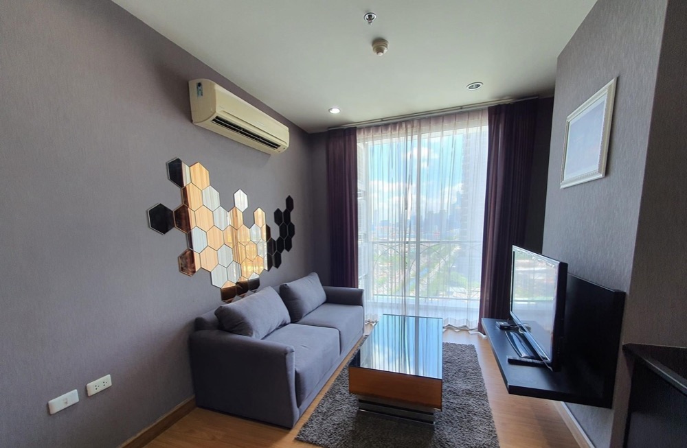 For rent The Complete Narathiwas 2 bedrooms high floor good view