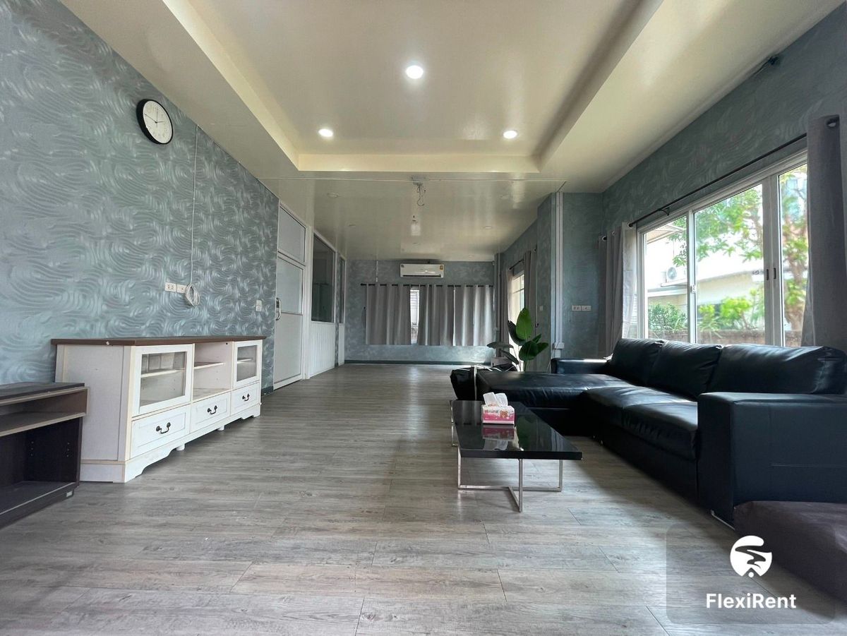 Rental starts at 1 month | Le Neo II Wongwaen - Srinakarin More than 3 bedrooms | Ready to move.
