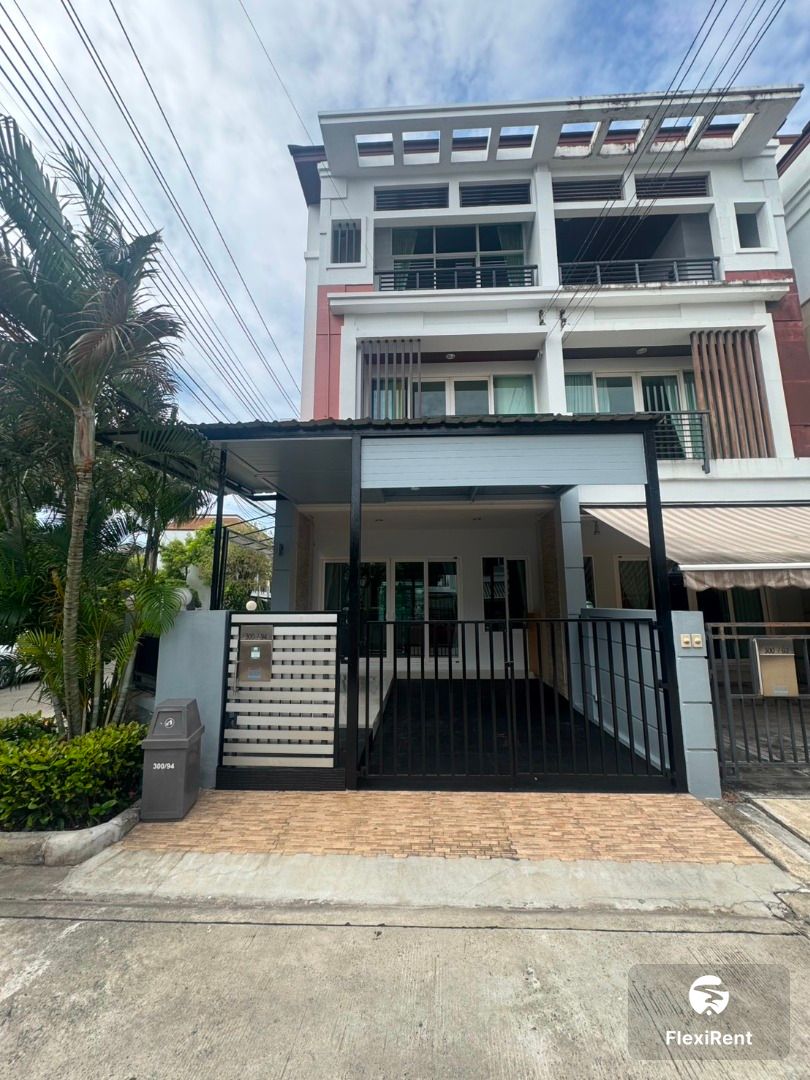 Baan Klangmueang Urbanion Rama 9 - Ladprao 3 Bedroom | Only 1 month deposit required, ready to move.
