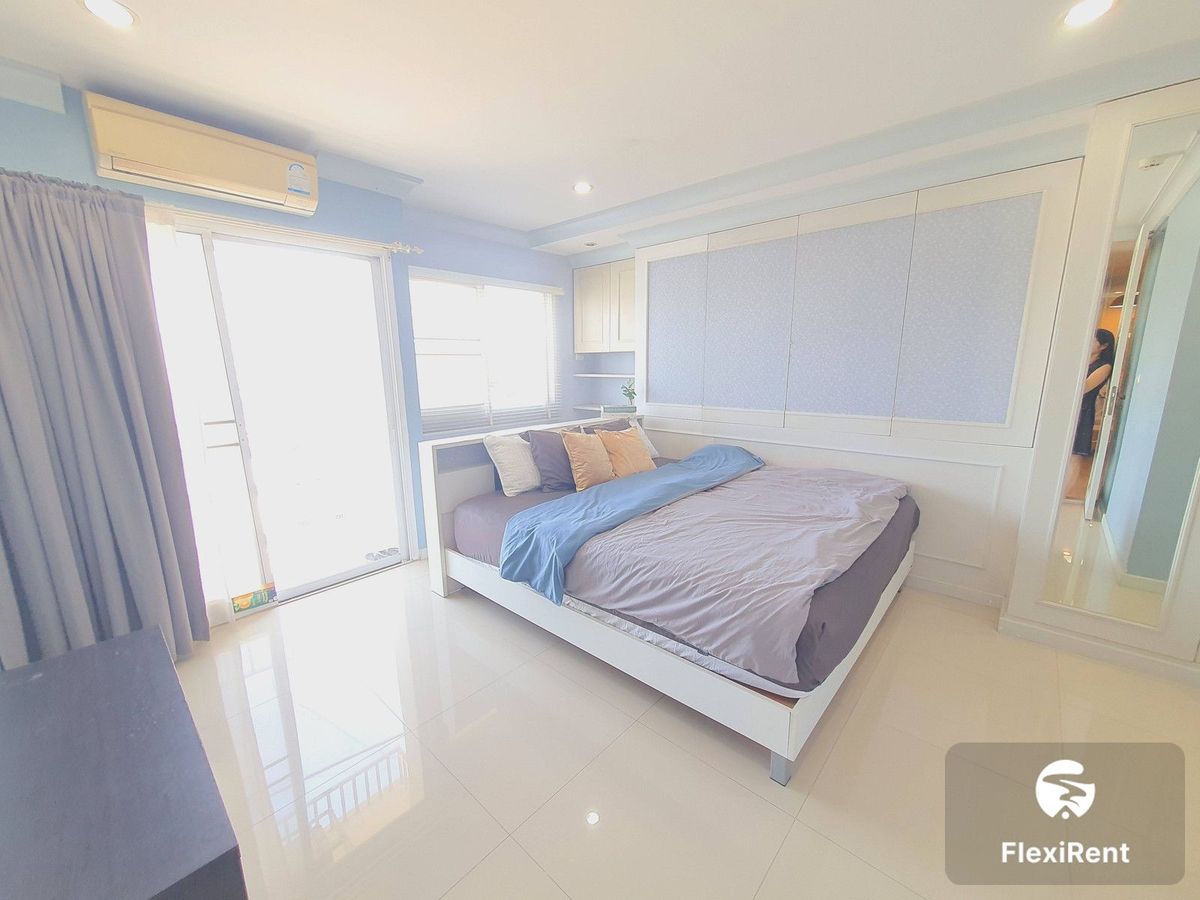 Sense of London 2 Bedroom | Only 1 month deposit required, ready to move.