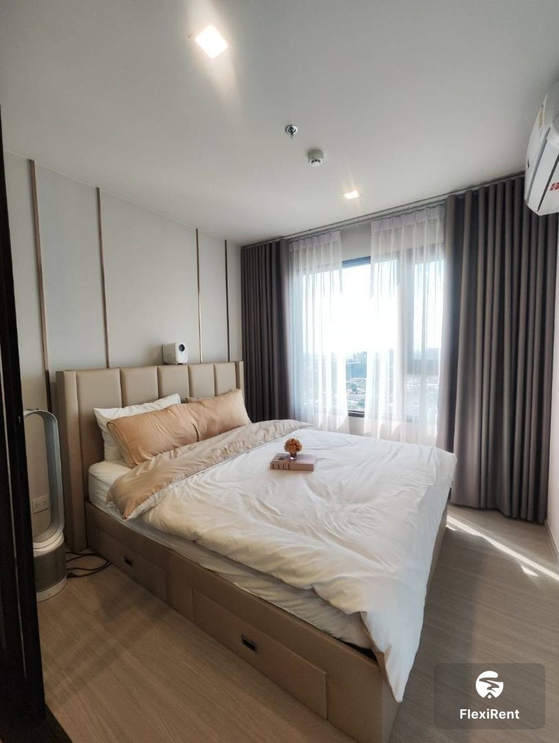 Life Sathorn Sierra 1 Bedroom | Only 1 month deposit required, ready to move.