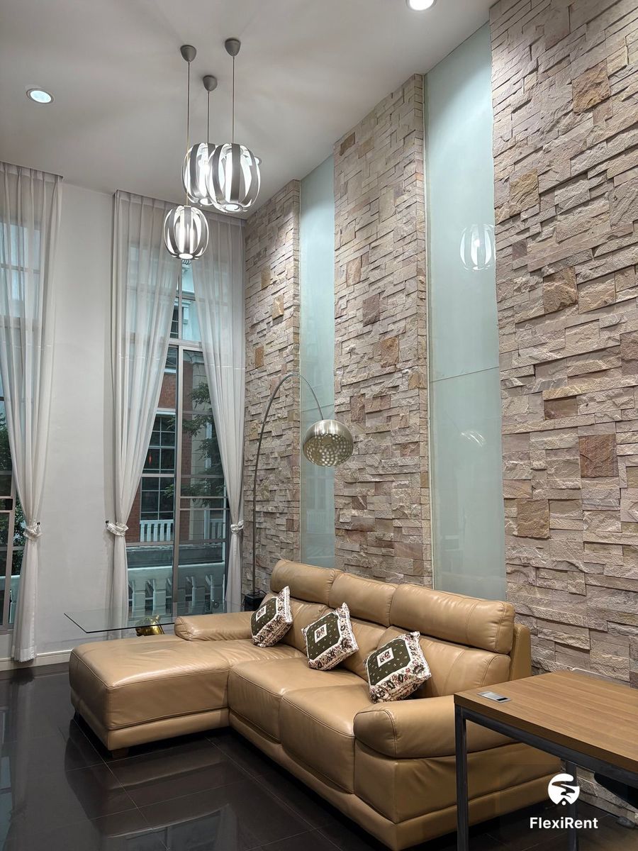 Baan Klang Krung Sathon - Narathiwas More than 3 bedrooms | Only 1 month deposit required, ready to move. Baan Klang Krung Sathon - Narathiwas More than 3 bedrooms | Only 1 month deposit required, ready to move.