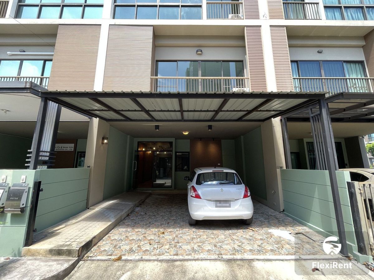 Lumpini Town Residence Bangna - Srinakarin More than 3 bedrooms | ready to move.