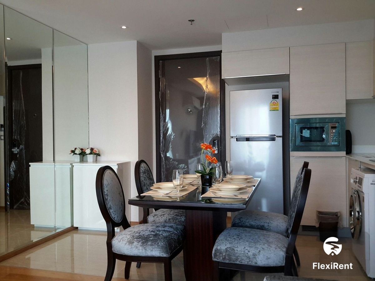 H condo sukhumvit 43 2 Bedroom | ready to move.