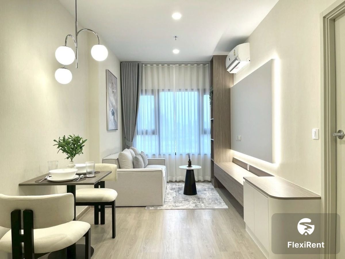 Life Rama 4 - Asoke 1 Bedroom | Only 1 month deposit required, ready to move.