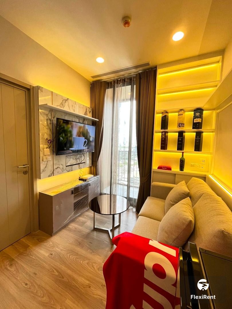 Oka Haus Sukhumvit 36 1 Bedroom | Only 1 month deposit required, ready to move.