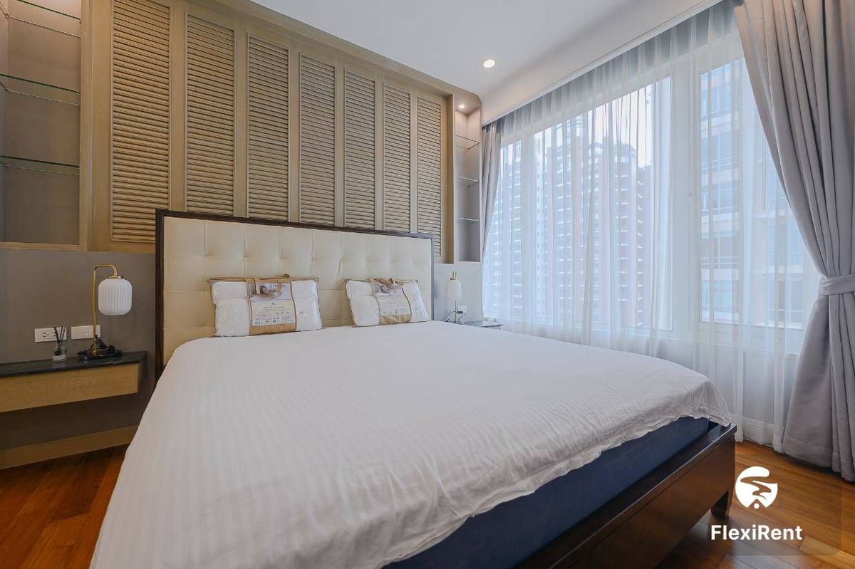 Q Langsuan 2 Bedroom | Only 1 month deposit required, ready to move.