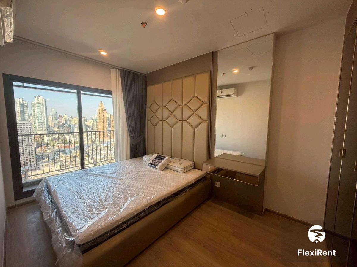 Life Rama 4 - Asoke 1 Bedroom | Only 1 month deposit required, ready to move.