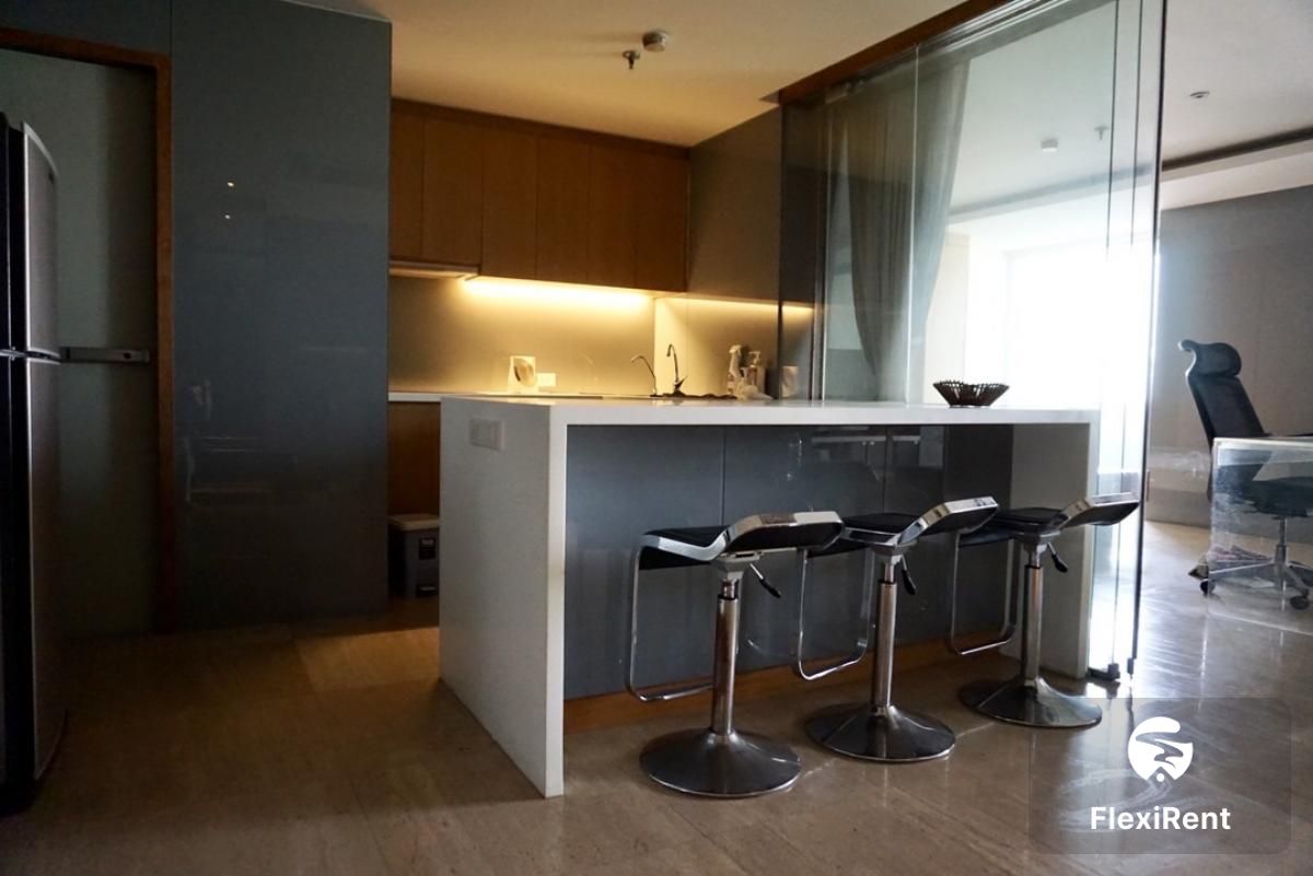 Modern Town 1 Bedroom | Only 1 month deposit required, ready to move.