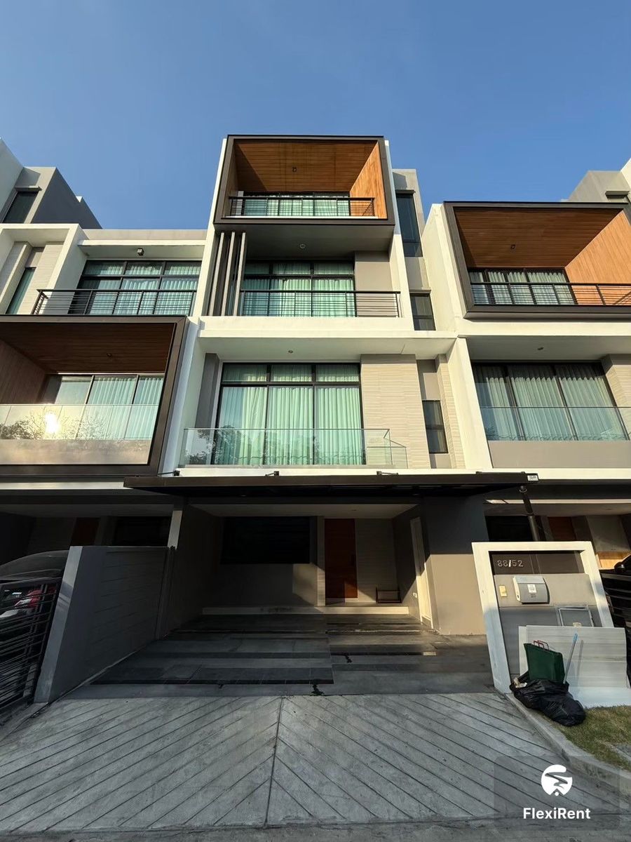 Nirvana Define Srinakarin - Rama 9 3 Bedroom | Only 1 month deposit required, ready to move.